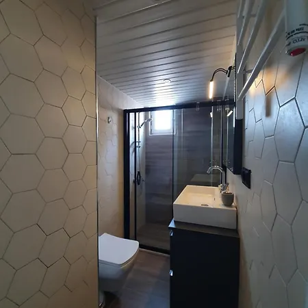 Yasemin Sea View Apartament *